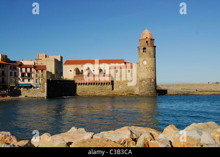 Notre-Dames-des-Angels in Collioure auf der französischen Côte du Vermeille in Pyrénées-Orientales, Frankreich Stockfoto