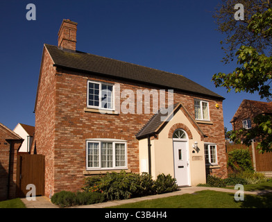 Neu gebautes Haus im traditionellen englischen Landhausstil, Leicestershire, England, Großbritannien Stockfoto