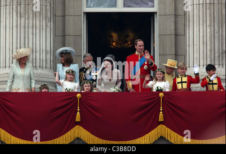 Die Hochzeit von Prinz William und Catherine Middleton. 29. April 2011. Das frisch verheiratete Paar stehen auf dem Balkon auf Stockfoto