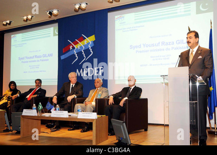 Pakistans Premierminister Syed Yousuf Raza Gilani Adressen an die französische Geschäftsleute bei MEDEF in Paris Stockfoto