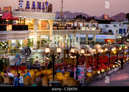 Außeneingang von Naama Einkaufszentrum an der Naama Bay, Sharme-El-Sheik. Ägypten auf den König von BAHRAIN STREET Stockfoto