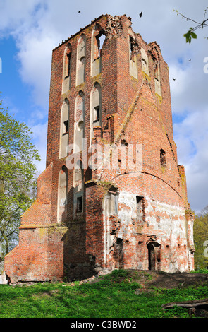 Ruinen der Brandenburger Kirche in Ushakovo, Oblast Kaliningrad Stockfoto