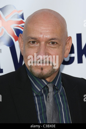 SIR BEN KINGSLEY Champagner-Start des BRITWEEK LOS ANGELES Kalifornien USA 26. April 2011 Stockfoto