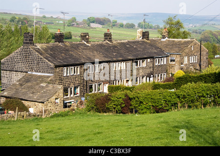 Typische Stein erbaute ehemalige Weber Cottages, Jack-Brücke, in der Nähe von Heptonstall + Hebden Bridge, Calder-Tal, West Yorkshire, Großbritannien Stockfoto