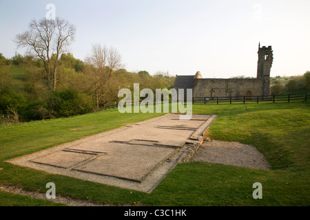 Website von mittelalterlichen Gebäuden und St. Martins Kirche Wharram Percy Osten Reiten von Yorkshire England Stockfoto