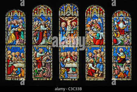 Ostfenster von William Wailes. Kirche von Saint Kentigern. Caldbeck, Cumbria, England, Vereinigtes Königreich, Europa. Stockfoto