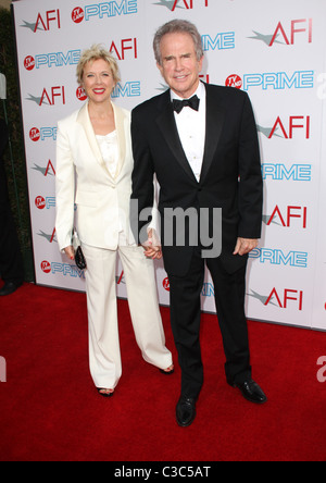 Annette Bening und Warren Beatty AFI Lifetime Achievement Award: A Tribute to Michael Douglas anlässlich von Sony Bilder Studios - Stockfoto