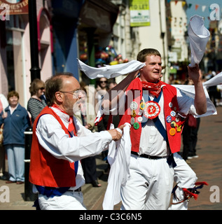 East Kent Morris Männer beim fegt Festival Stockfoto