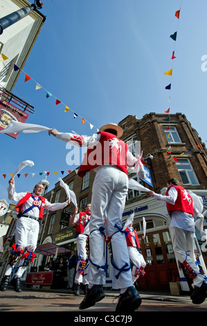 East Kent Morris Männer beim fegt Festival Stockfoto