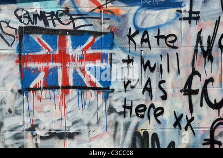 Graffiti mit einem Union Jack-Flagge zur Zeit der königlichen Hochzeit von William und Kate. Stockfoto