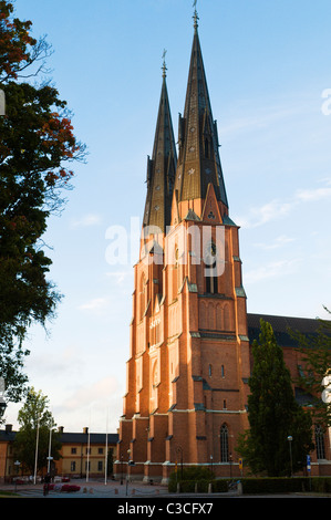 Türme von Uppsala Domkyrka (Dom) in Schweden Stockfoto