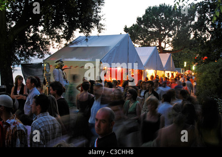 Atmosphäre auf der ganzen Welt berühmten Montreux Jazz Festival am Ufer des Genfer Sees in der Schweiz. Stockfoto