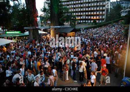 Atmosphäre auf der ganzen Welt berühmten Montreux Jazz Festival am Ufer des Genfer Sees in der Schweiz. Stockfoto