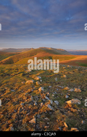 Morgendämmerung auf Stybarrow Dodd und Lakelandpoeten, große Dodd im englischen Lake District entnommen Stockfoto