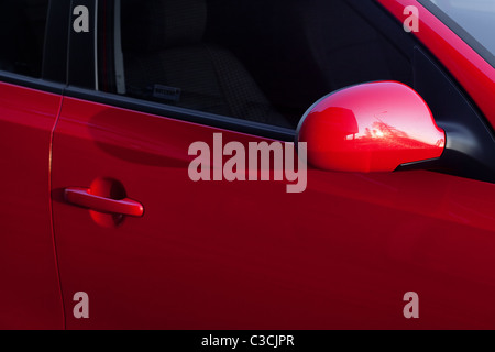 Details zu einem schönen roten Auto Stockfoto