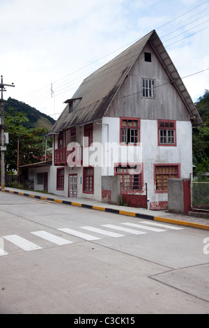 Die österreichisch-deutsche Siedlung von Pozuzo in Perus entfernten hohen Amazon, einer sehr artenreichen Region unweit von Oxapampa. Stockfoto