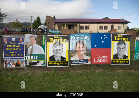 Kampagne Plakate der Kandidaten stehen bei der Landtagswahl 2011 von New South Wales, Australien Stockfoto