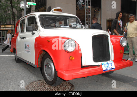 HSBC-Wimbledon gesponsert Taxi HKGZ Geschenke Wimbledon 2009 am Rockefeller Center New York City, USA - 06.22.09 Marc Stamas / Stockfoto