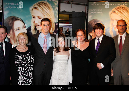 Jodi Picoult und Gäste die Weltpremiere von "My Sister es Keeper" statt bei AMC Loews Lincoln Square - Ankunft New York Stockfoto