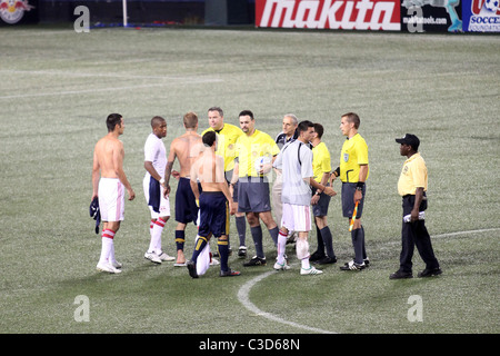 David Beckham #23 von Los Angeles Galaxy Spaziergänge abseits des Feldes nach der Niederlage von den New York Red Bulls 3: 1 bei Giants Stadion Ost Stockfoto