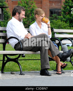 Jeffrey Dean Morgan und Hilary Swank am Set von "The Resident" Dreharbeiten an Originalschauplätzen in Brooklyn New York City, USA - 01.07.09 Stockfoto
