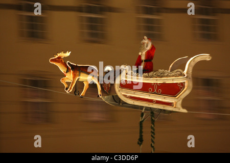 Weihnachtsmann mit Schlitten, Berlin, Deutschland Stockfoto