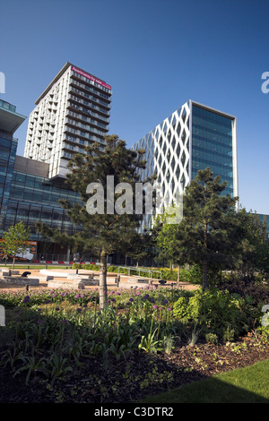 Grünen Bereich und Piazza, Medienstadt, Salford Quays, Manchester, UK Stockfoto