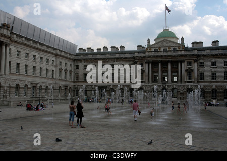 Londoner somerset House Innenhof im Sommer Stockfoto