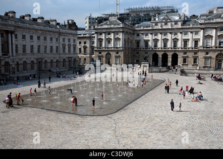 Londoner somerset House Innenhof im Sommer Stockfoto