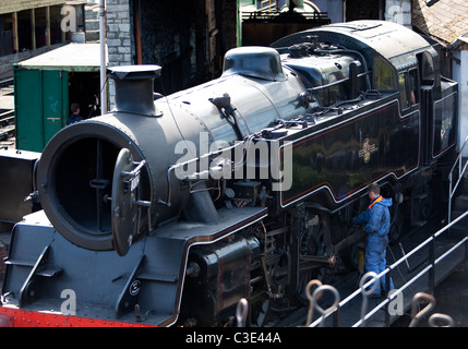 Boiler Lokomotive sitzen auf Drehsockel die Wartung. Swanage Railway Station England Stockfoto