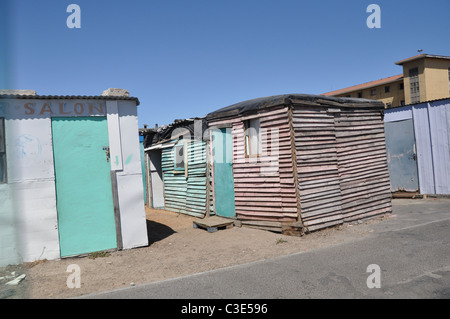 Township-Häuser und Scheunen in Gugulethu, Südafrika Stockfoto