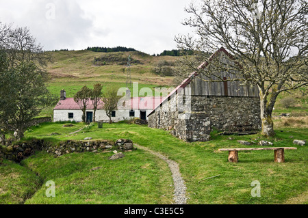 MacCallum Haus und Scheune im Auchindrain Township Freilichtmuseum in Argyll, Schottland Stockfoto