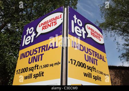 Gewerbliche Immobilien zu vermieten in einem Industriegebiet in Großbritannien. Stockfoto