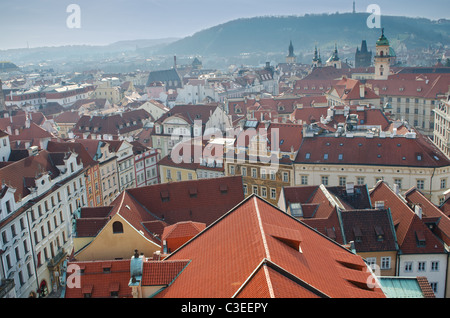 Roten Ziegeldächer der Prager Altstadt, Vogel Augen Blick, Tschechische Republik Stockfoto