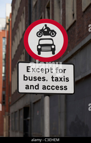 Kein Zugriff auf Kraftfahrzeuge Straßenschild, England Stockfoto