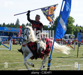 Ritter zu Pferd, Ritterturnier im Blenheim Palace. Stockfoto