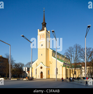 Kirche St. Marks in Platz der Freiheit in Tallinn, der Hauptstadt von Estland am späten Nachmittag im Frühjahr Stockfoto