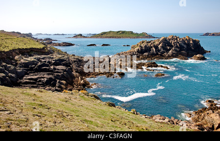 Hölle Bucht auf der Insel Bryher, mit Blick auf Gweal Island und die Norrards in die Isles of Scilly Stockfoto