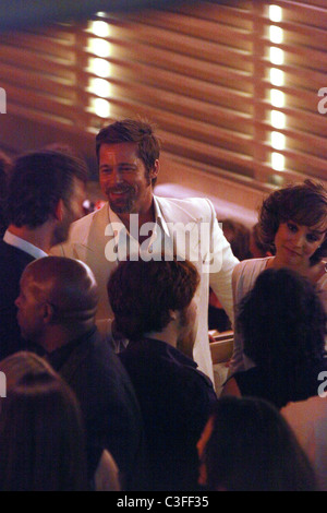 Brad Pitt tief im angeregten Gespräch mit Eric Bana und Rachel McAdams an die "Frau des Zeitreisenden" premiere Afterparty neu Stockfoto