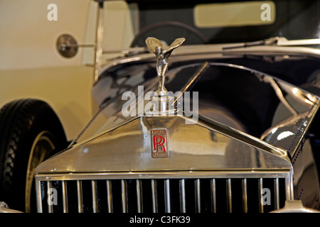 "Geist der Ecstasy" Wappen/Symbol auf einem 1928 Modell Rolls-Royce Phantom in der Franschhoek Motor Museum, Südafrika. Stockfoto