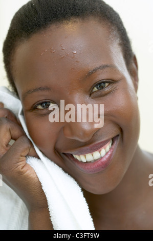 Schwitzen Afroamerikanerfrau Stockfoto