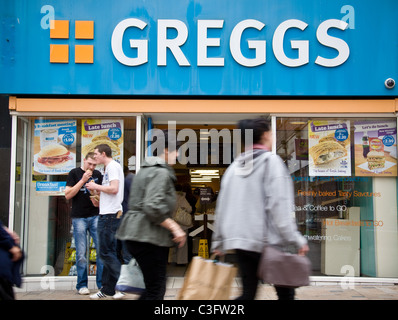 5.5.2011 Greggs Bäcker einkaufen Zeichen Stockfoto