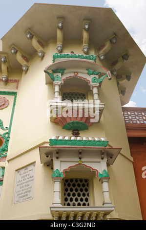 Niedrigen Winkel Ansicht eines Tempels, Dakshineswar Kali Tempel, Kolkata, Westbengalen, Indien Stockfoto