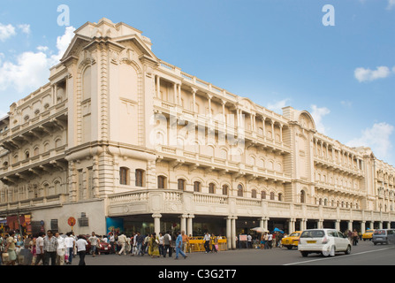 Gebäude in einer Stadt, Metropolitan Building, Esplanade, Kolkata, Westbengalen, Indien Stockfoto