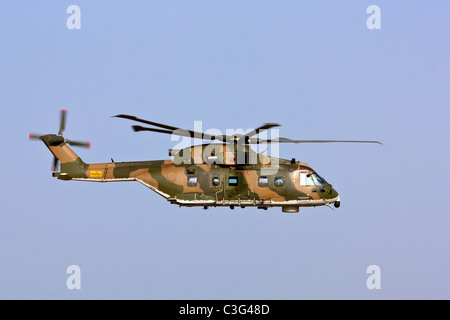 Portugiesische EH-101 MERLIN an der Start- und Landebahn Ansatz. die Teilnahme an echten Tauwetter NATO-Übung. Stockfoto