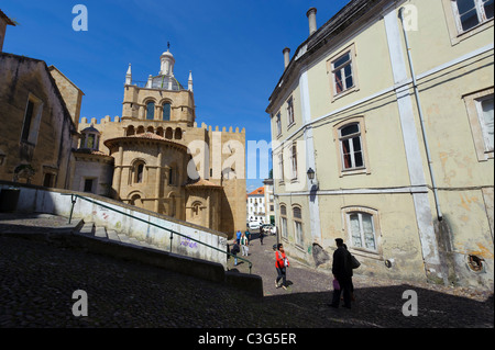 Rückansicht des Sé Velha (alte Kathedrale) in Coimbra, Portugal Stockfoto