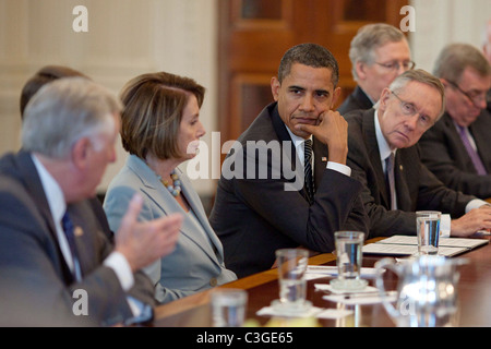 Präsident Barack Obama trifft sich mit Kongress Führung und Mitglieder der jeweiligen Ausschüsse, Afghanistan zu diskutieren und Stockfoto