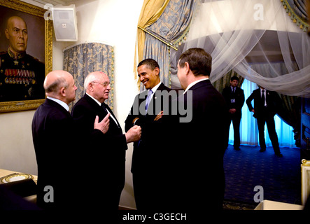 Präsident Barack Obama trifft sich mit Mikhail Gorbachev, ehemaliger Führer der Sowjetunion Gostinny Dvor, Russland - 07.07.09 weiß Stockfoto