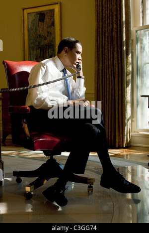 Präsident Barack Obama spricht mit der irakische Ministerpräsident Nouri al-Maliki im Oval Office Washington DC, USA 02.02.09 weiß Stockfoto