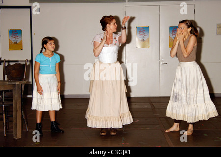 Carly Rose Sonenclar, Melissa Gilbert und Kara Lindsay A besonderen Einblick in die Proben für die kommende Tour von "Little Stockfoto